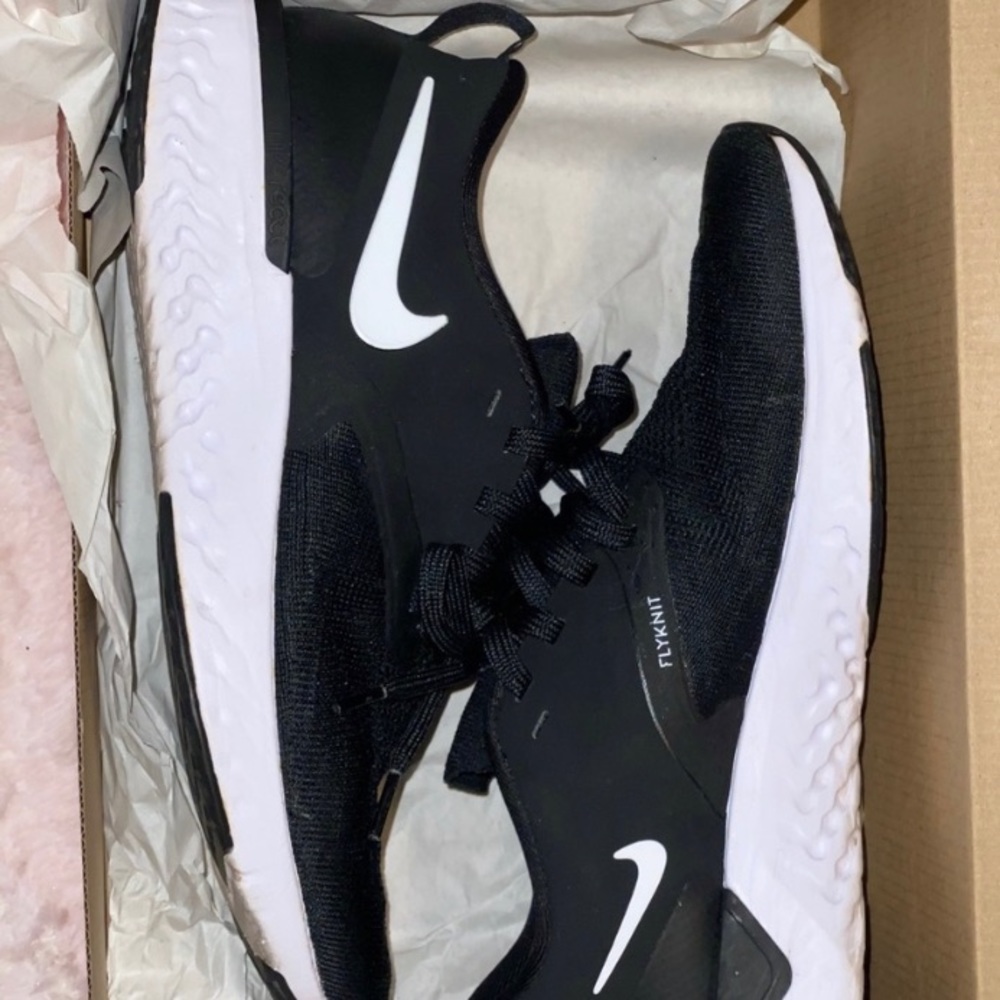 Nike Odyssey React Flynit Women’s 7